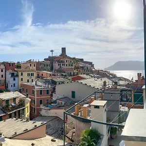 Solemagia , Vernazza Italy